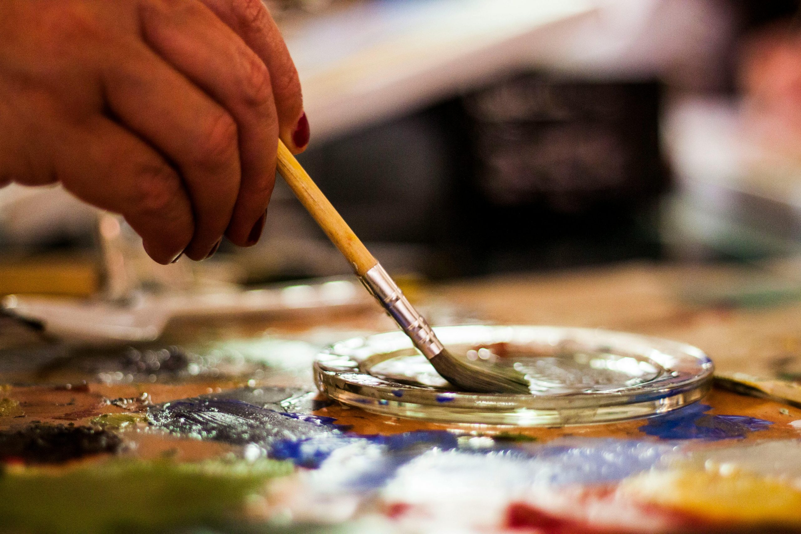 Une artiste peintre en résidence au Collège !